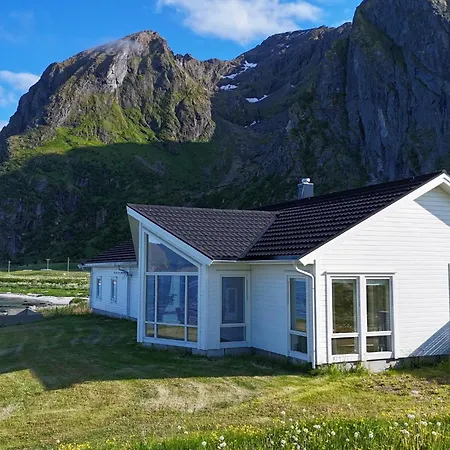 Oceanfront Infinity Lodge, Lofoten Vestvagoy