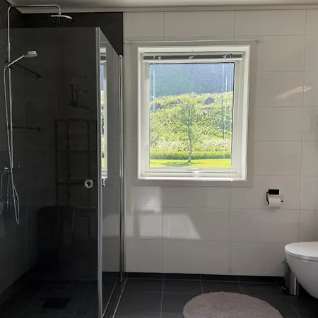 Feriehus Oceanfront Infinity Lodge, Lofoten Vestvagoy