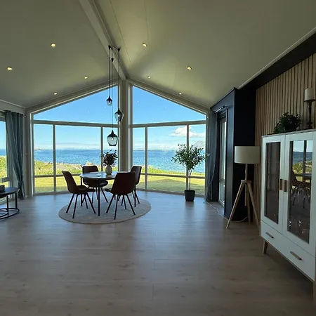 Oceanfront Infinity Lodge, Lofoten Feriehus Vestvagoy