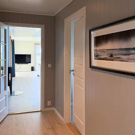 Oceanfront Infinity Lodge, Lofoten * Vestvagoy