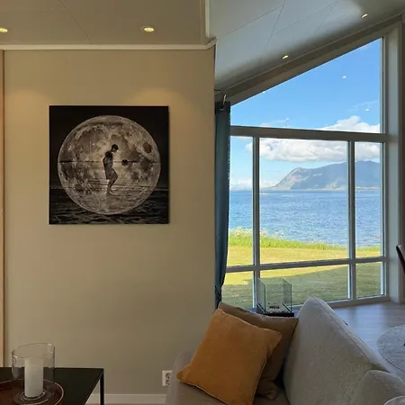 Oceanfront Infinity Lodge, Lofoten Feriehus Vestvagoy